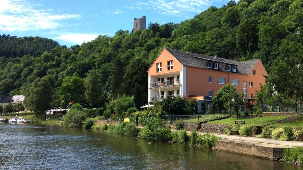 Pension & Seminarhaus "Haus Am Fluss" Laurenburg Exterior photo