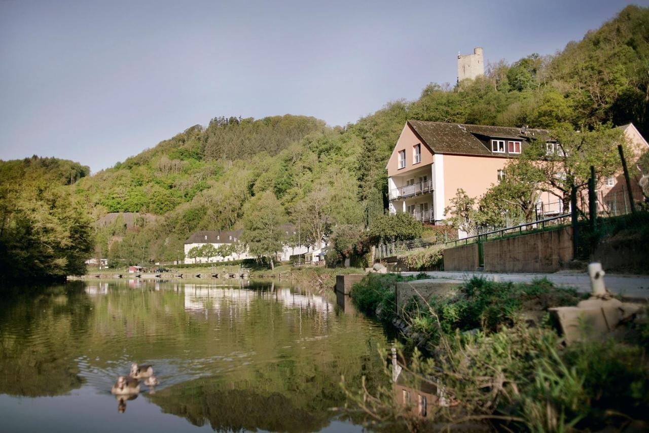 Pension & Seminarhaus "Haus Am Fluss" Laurenburg Exterior photo