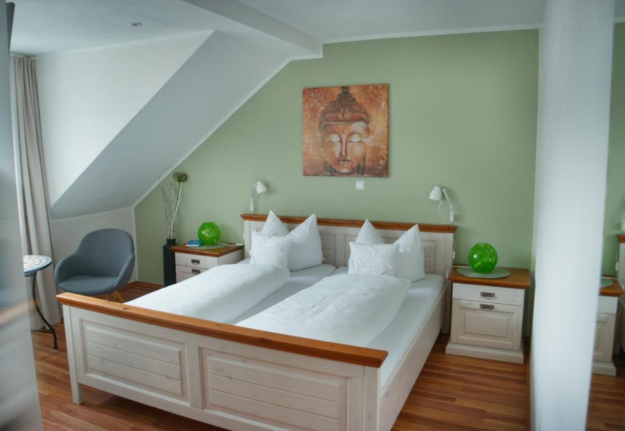 Pension & Seminarhaus "Haus Am Fluss" Laurenburg Exterior photo